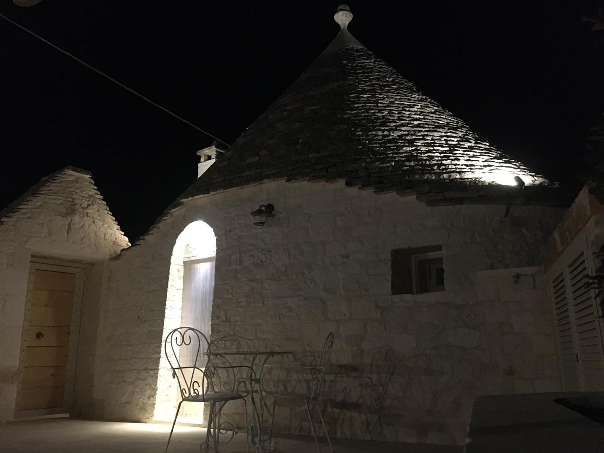 Trulli Le 2 Nicchie Vila Locorotondo Exterior foto